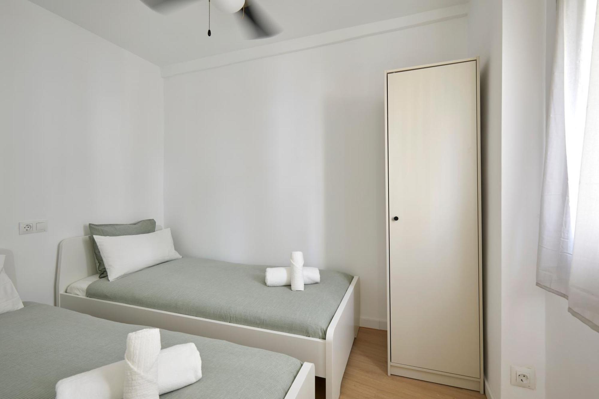 17 Nice Apartment Next To El Molino บาร์เซโลนา ภายนอก รูปภาพ